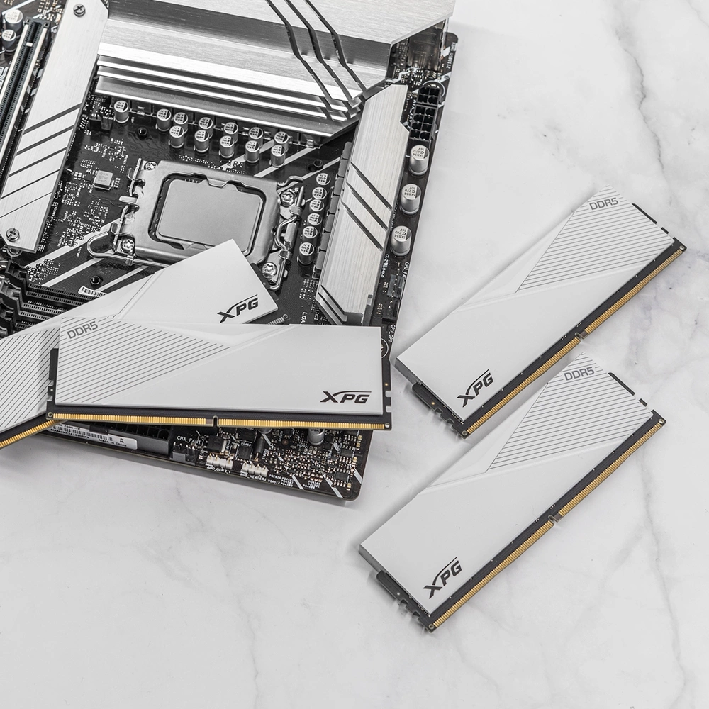 Память DDR5 2x32GB 6400MHz A-Data AX5U6400C3232G-DCLAWH XPG Lancer RTL Gaming PC5-51200 CL32 DIMM 288-pin 1.4В kit dual rank с радиатором Ret