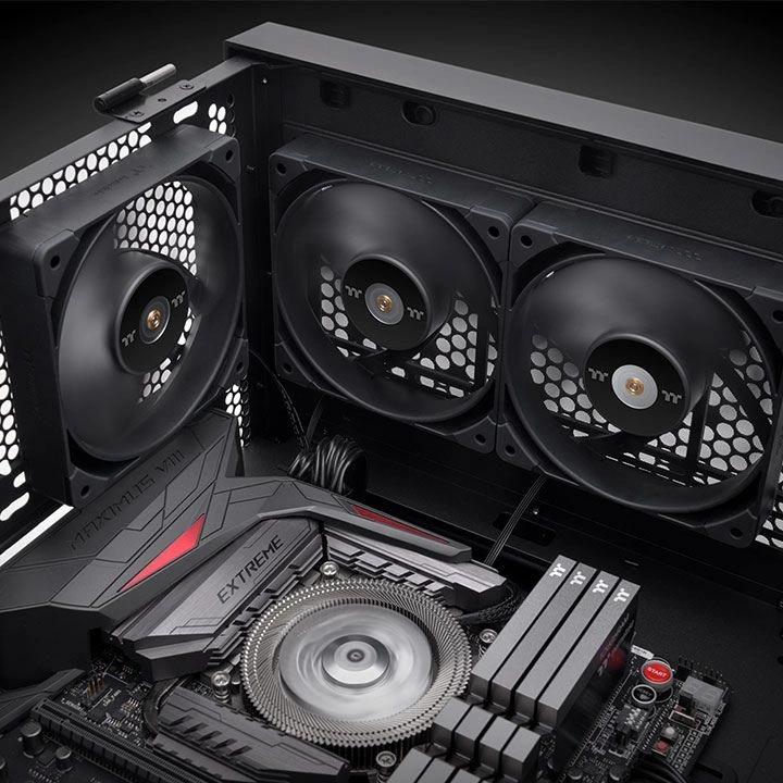 Вентилятор для корпуса Thermaltake Toughfan 14 Pro 140х140x25 черный 4-pin 31.6дБ (упак.:2шт) (CL-F160-PL14BL-A) Ret