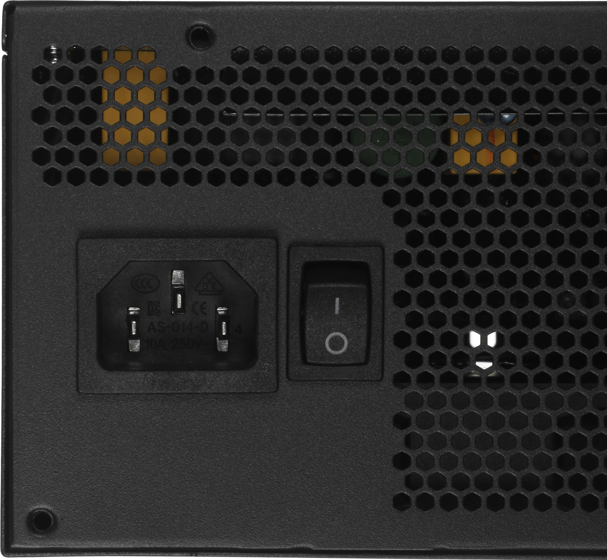 Блок питания Gigabyte ATX 850W GP-UD850GM PG5 V2 Gen.5 80+ gold (20+4pin) APFC 120mm fan 8xSATA Cab Manag RTL